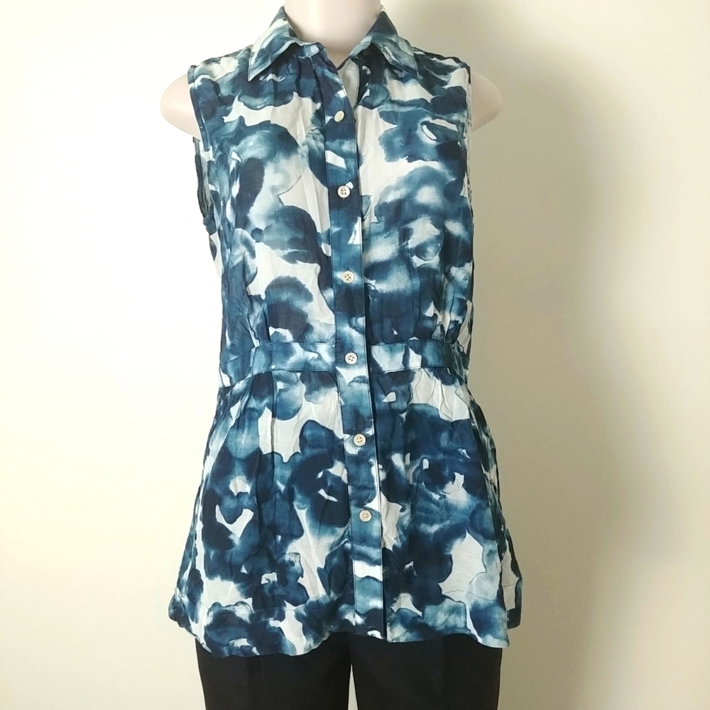 Blue White Floral‎ Watercolor Button-down Top